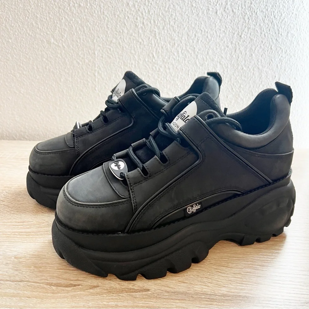 NEW Buffalo London Women's Low-top Sneakers Black Size 41 US 10 - Picture 2 of 8